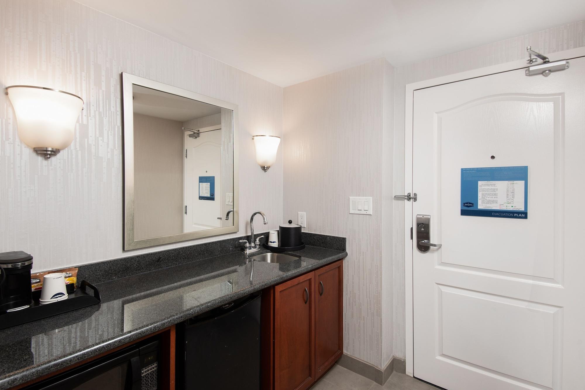 Hampton Inn & Suites By Hilton Barrie Eksteriør billede