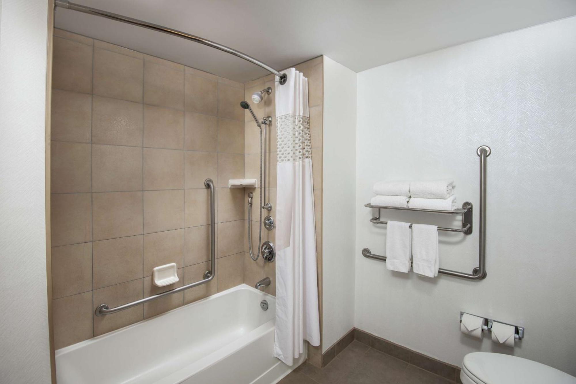 Hampton Inn & Suites By Hilton Barrie Eksteriør billede