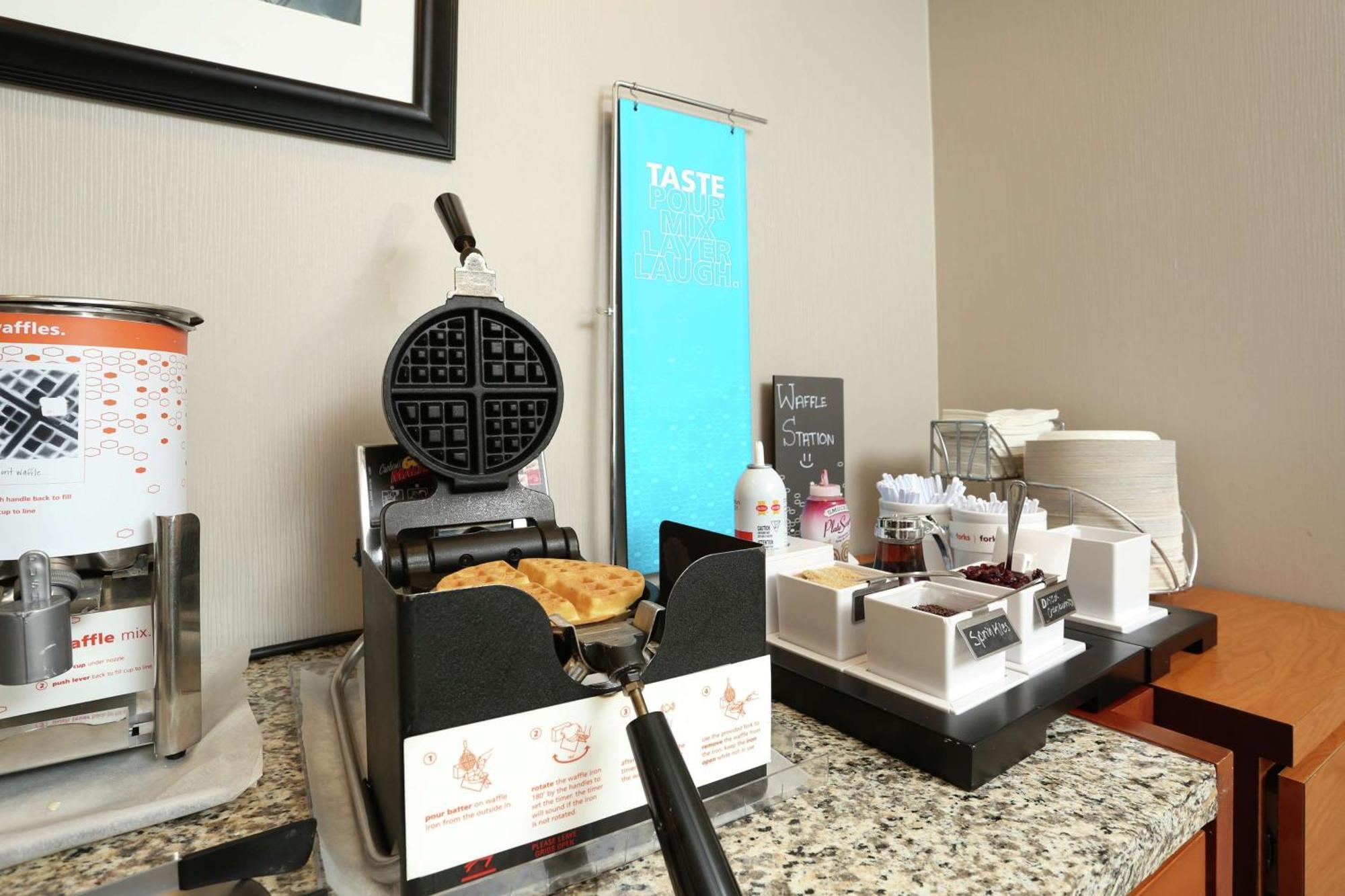 Hampton Inn & Suites By Hilton Barrie Eksteriør billede