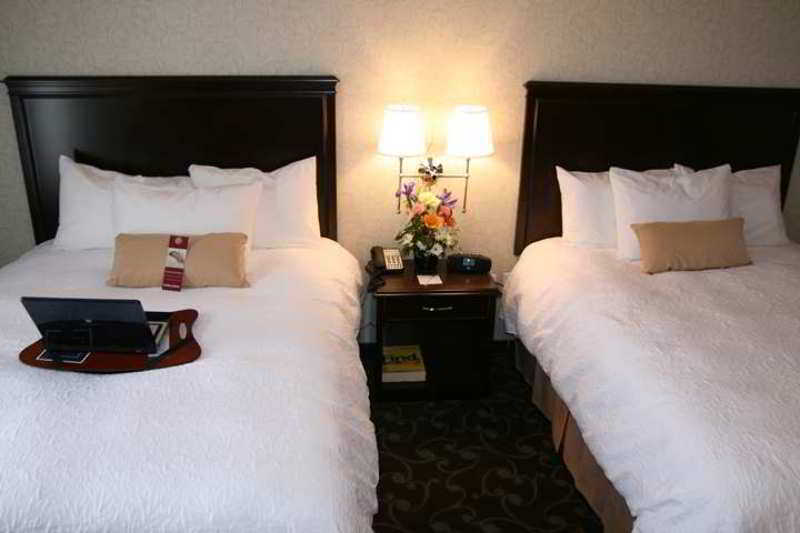 Hampton Inn & Suites By Hilton Barrie Værelse billede